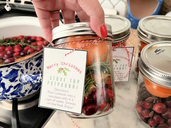 **Got a Mason Jar? Here are 5 Easy DIY Gift Ideas!