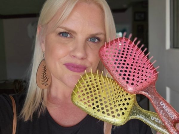Unbrush Glitter Duo from $12 Shipped (Reg. $32)