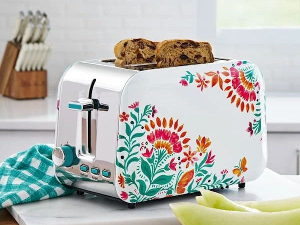 The Pioneer Woman 2-Slice Toaster only $12.94!